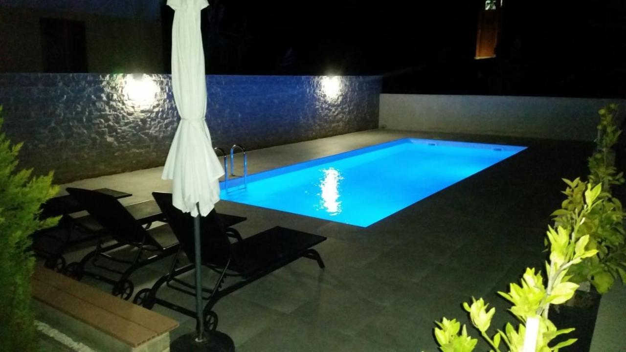 شقة Haus Dalmatia With Heated Pool بيبينيا المظهر الخارجي الصورة