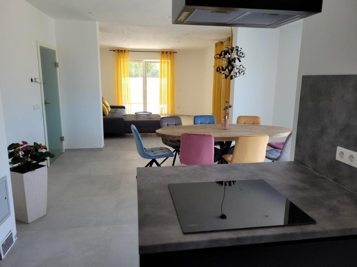 شقة Haus Dalmatia With Heated Pool بيبينيا المظهر الخارجي الصورة