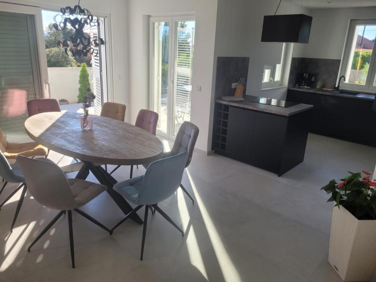 شقة Haus Dalmatia With Heated Pool بيبينيا المظهر الخارجي الصورة
