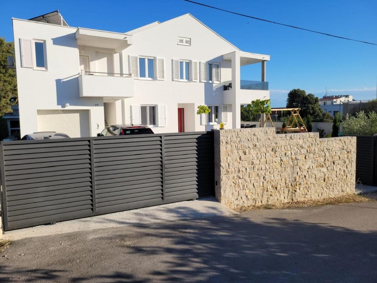 شقة Haus Dalmatia With Heated Pool بيبينيا المظهر الخارجي الصورة