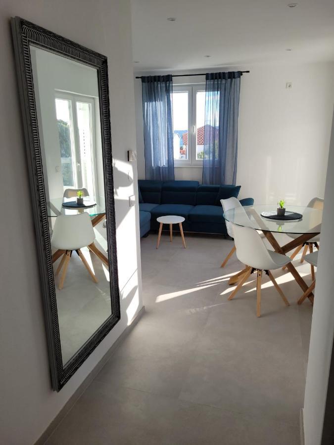 شقة Haus Dalmatia With Heated Pool بيبينيا المظهر الخارجي الصورة