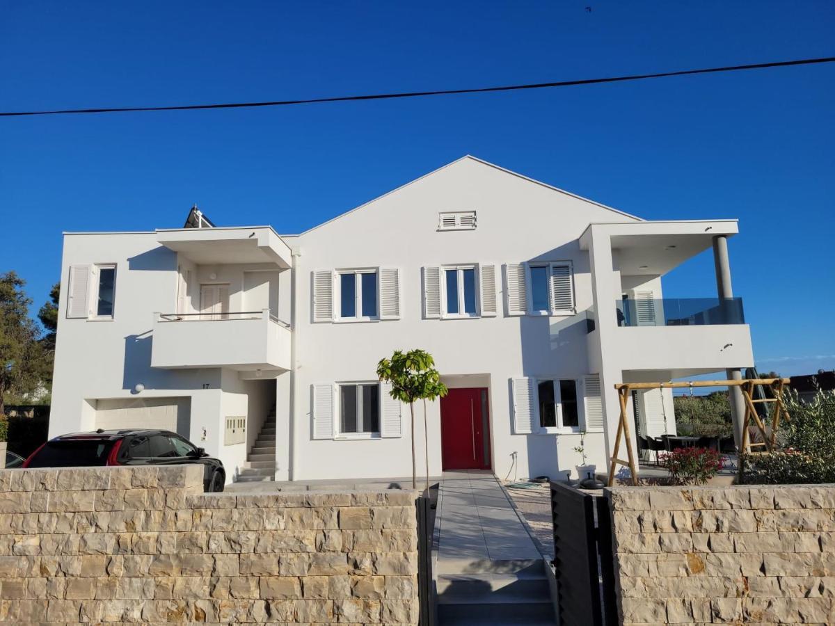 شقة Haus Dalmatia With Heated Pool بيبينيا المظهر الخارجي الصورة
