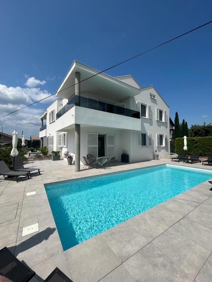 شقة Haus Dalmatia With Heated Pool بيبينيا المظهر الخارجي الصورة