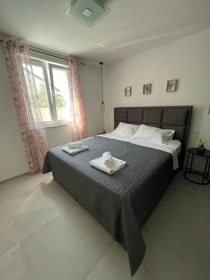 شقة Haus Dalmatia With Heated Pool بيبينيا المظهر الخارجي الصورة