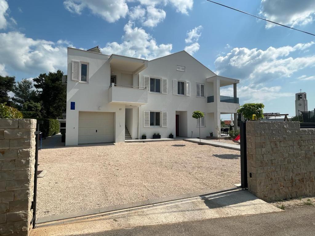 شقة Haus Dalmatia With Heated Pool بيبينيا المظهر الخارجي الصورة