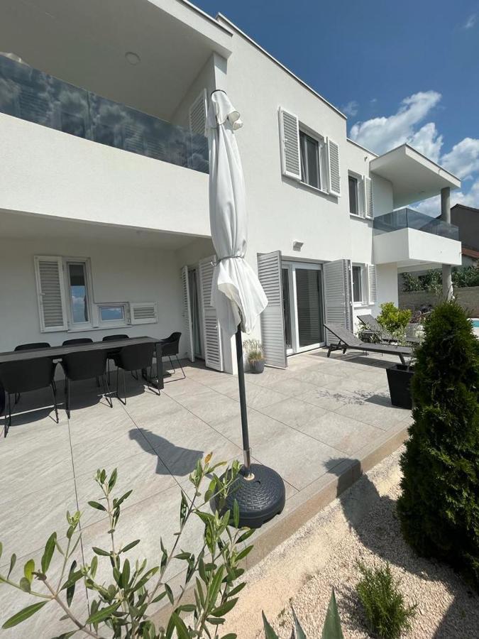 شقة Haus Dalmatia With Heated Pool بيبينيا المظهر الخارجي الصورة